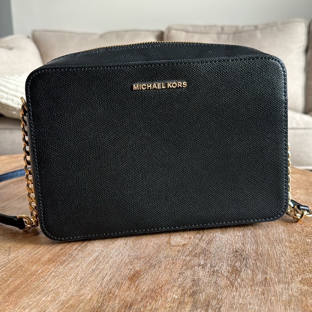 MICHAEL Michael Kors
Jet Set Large Saffiano Leather Crossbody